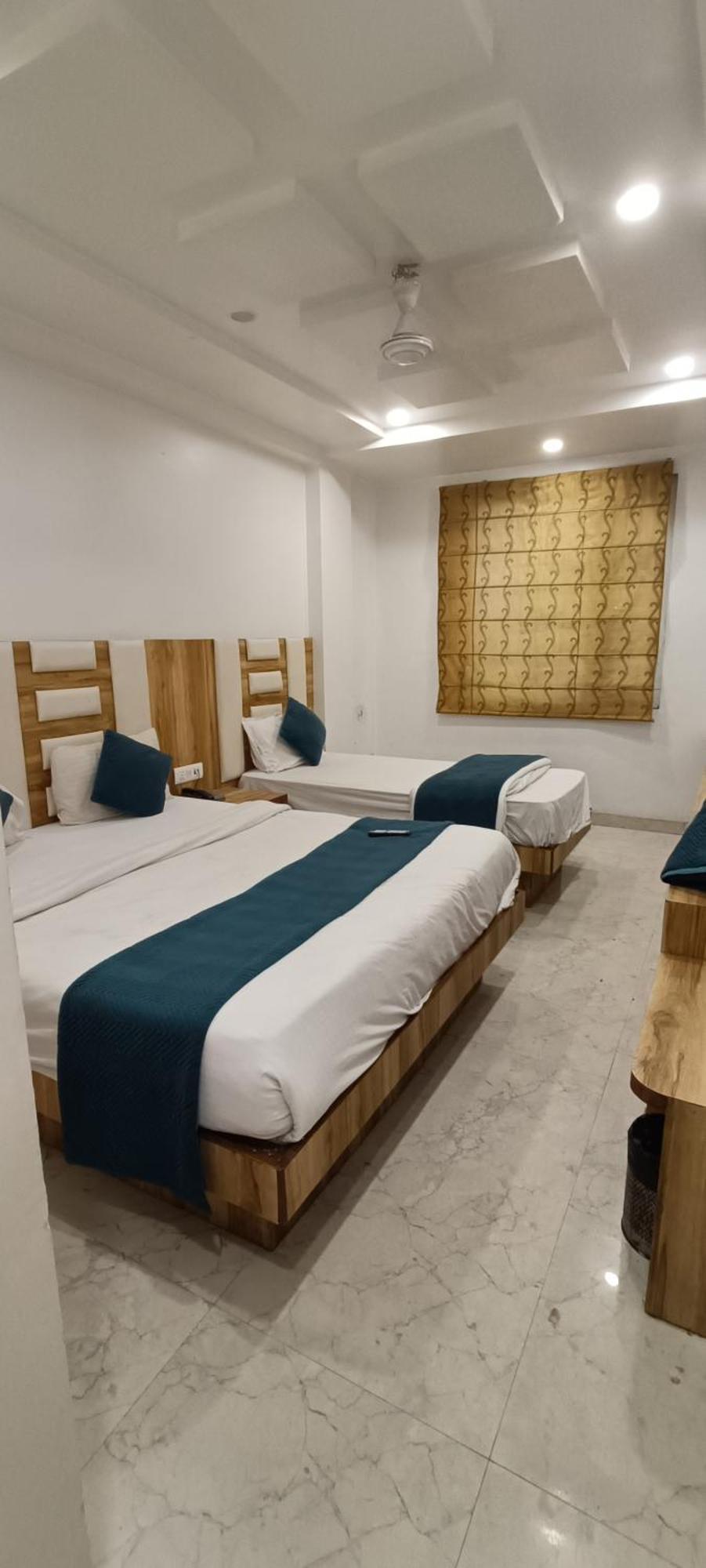 Hotel Awesome International New Delhi Exteriör bild