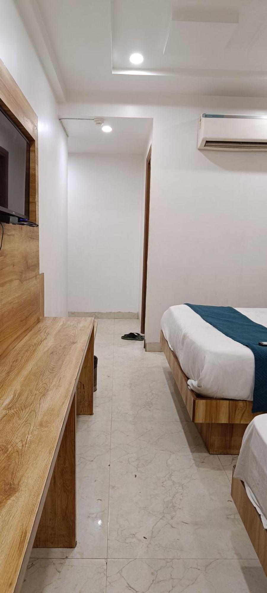 Hotel Awesome International New Delhi Exteriör bild